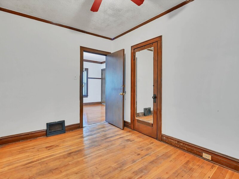 657 E 90th Street Chicago IL 60619