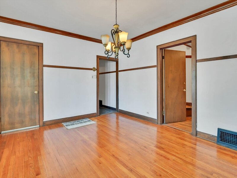 657 E 90th Street Chicago IL 60619