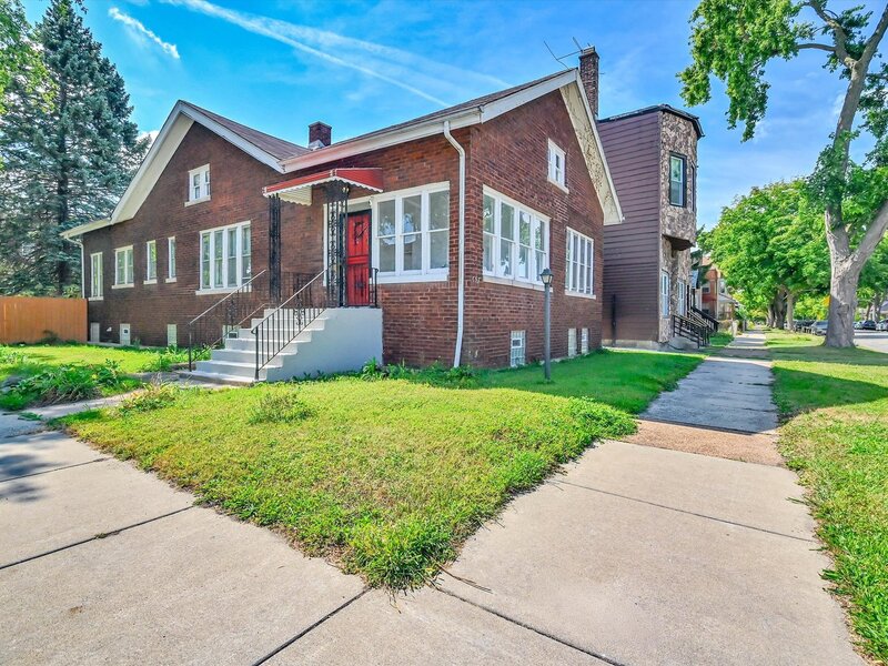 657 E 90th Street Chicago IL 60619