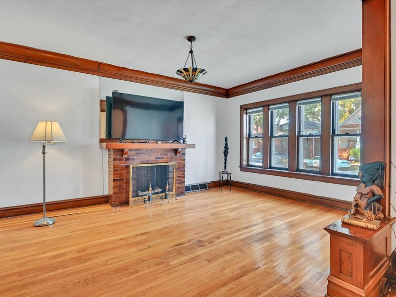 657 E 90th Street Chicago IL 60619
