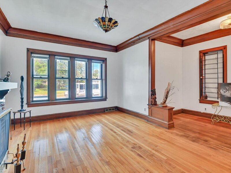 657 E 90th Street Chicago IL 60619
