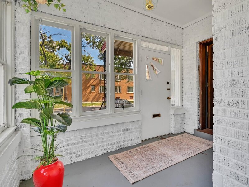 657 E 90th Street Chicago IL 60619