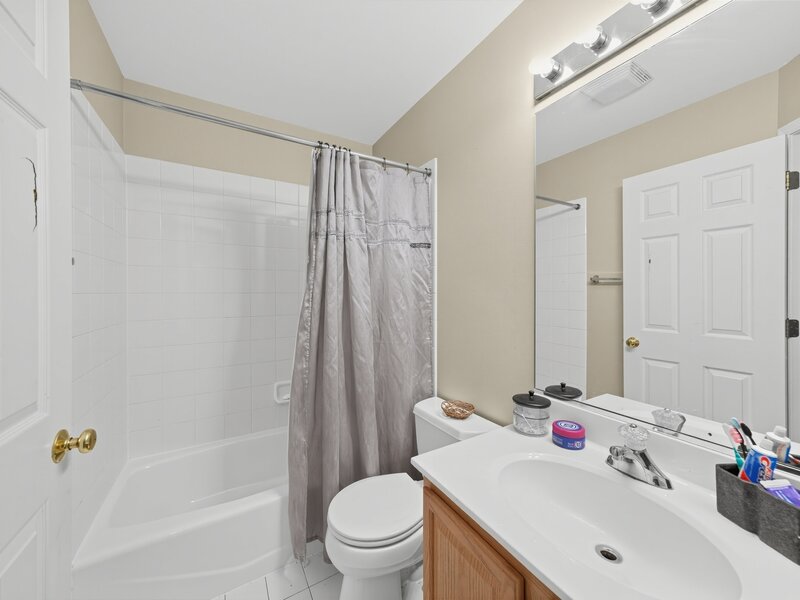18499 W Springwood Drive Grayslake IL 60030