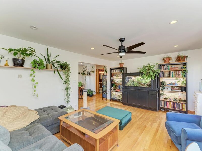 7453 N Sheridan Road Chicago IL 60626