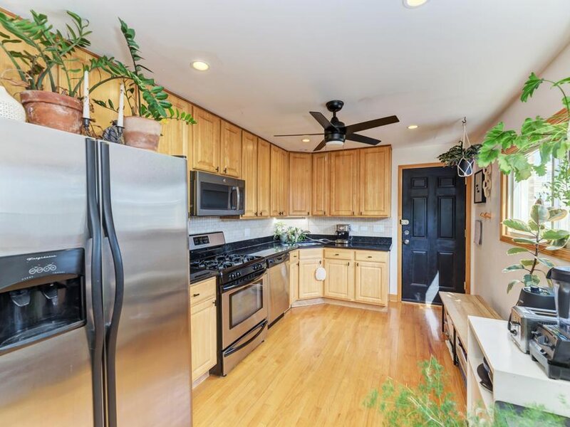 7453 N Sheridan Road Chicago IL 60626