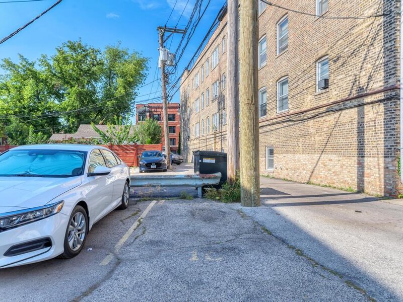7453 N Sheridan Road Chicago IL 60626