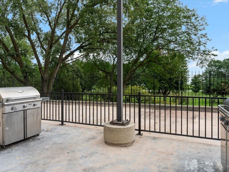 5445 N Sheridan Road Chicago IL 60640