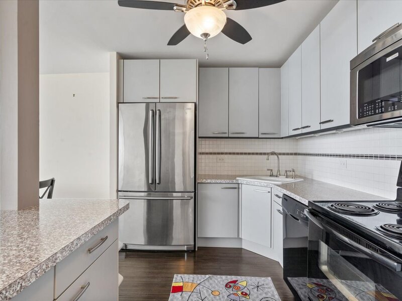 5445 N Sheridan Road Chicago IL 60640