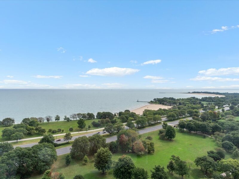 5445 N Sheridan Road Chicago IL 60640