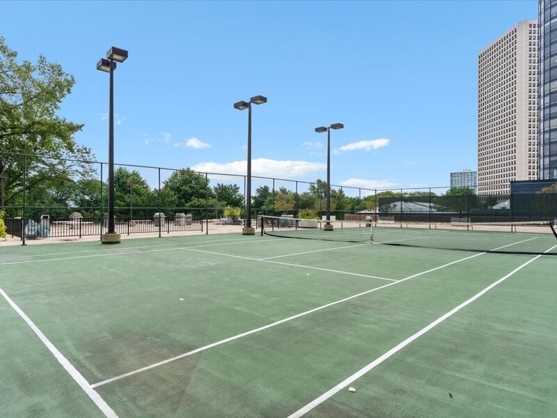 5445 N Sheridan Road Chicago IL 60640
