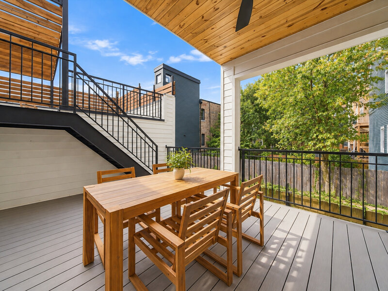 1914 N Rockwell Street Chicago IL 60647