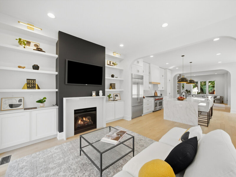 1914 N Rockwell Street Chicago IL 60647