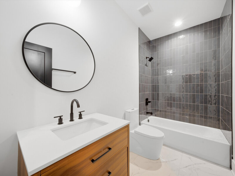 1914 N Rockwell Street Chicago IL 60647