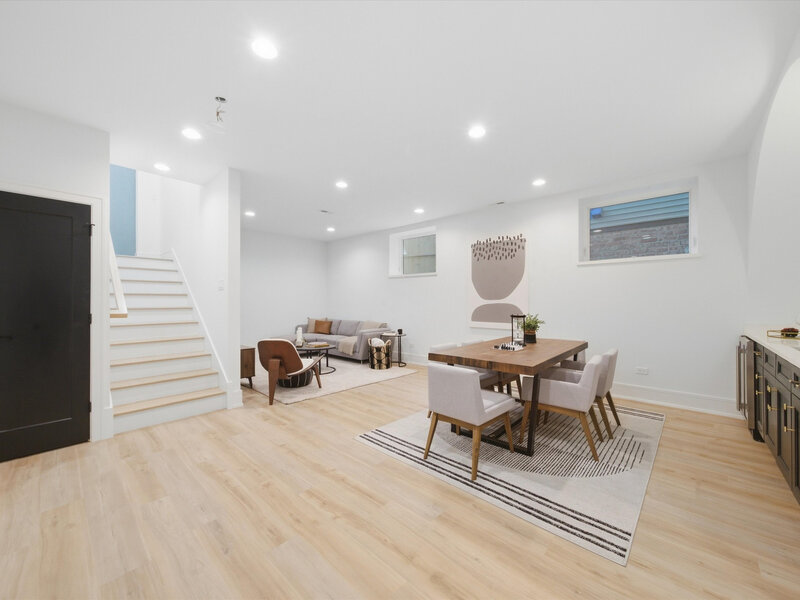 1914 N Rockwell Street Chicago IL 60647