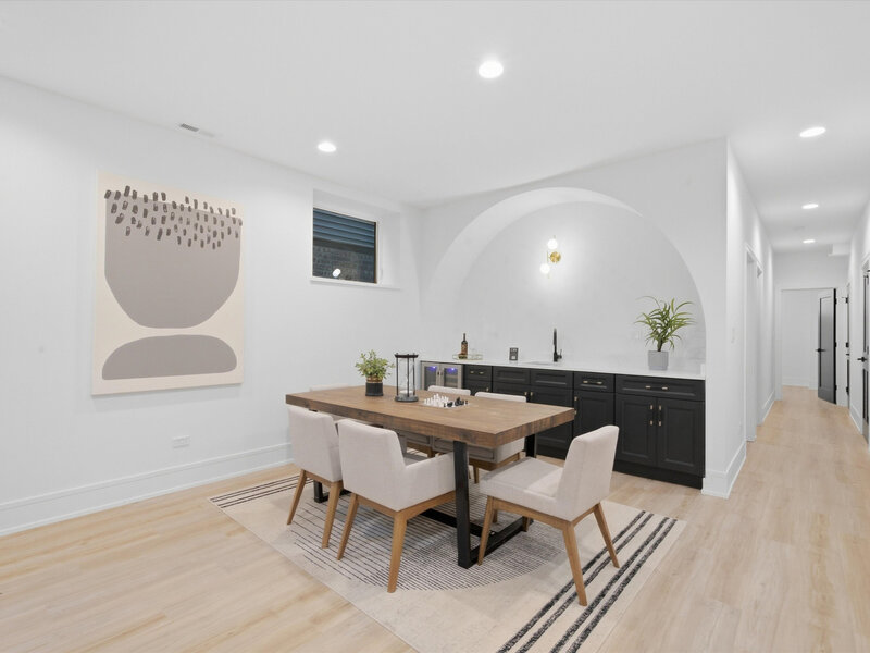 1914 N Rockwell Street Chicago IL 60647