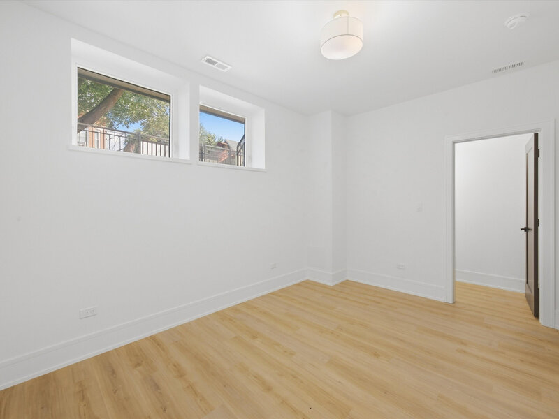 1914 N Rockwell Street Chicago IL 60647