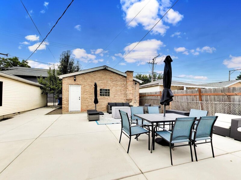 5652 S Parkside Avenue Chicago IL 60638