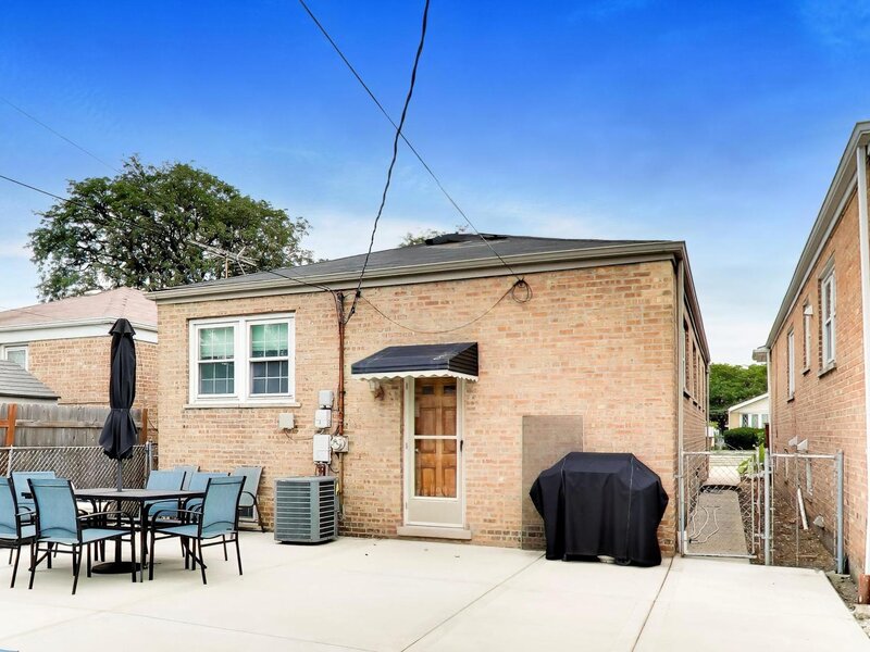5652 S Parkside Avenue Chicago IL 60638