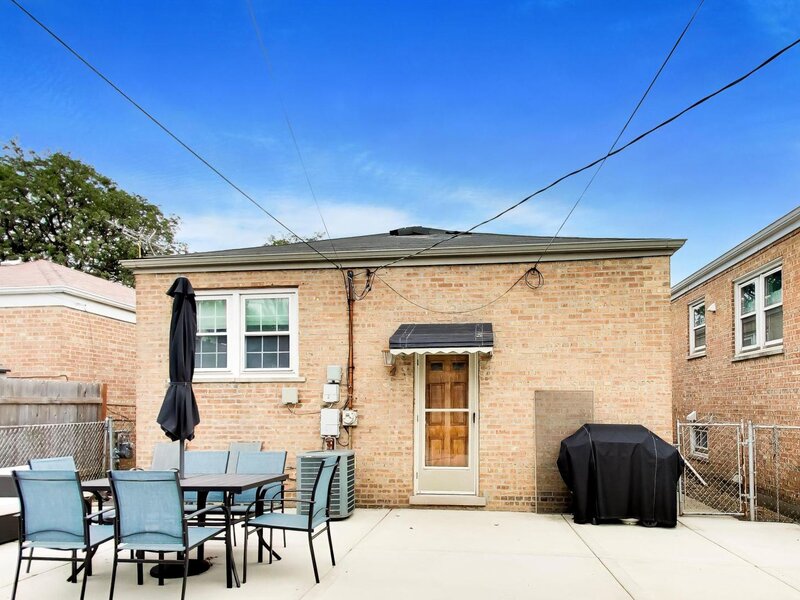 5652 S Parkside Avenue Chicago IL 60638