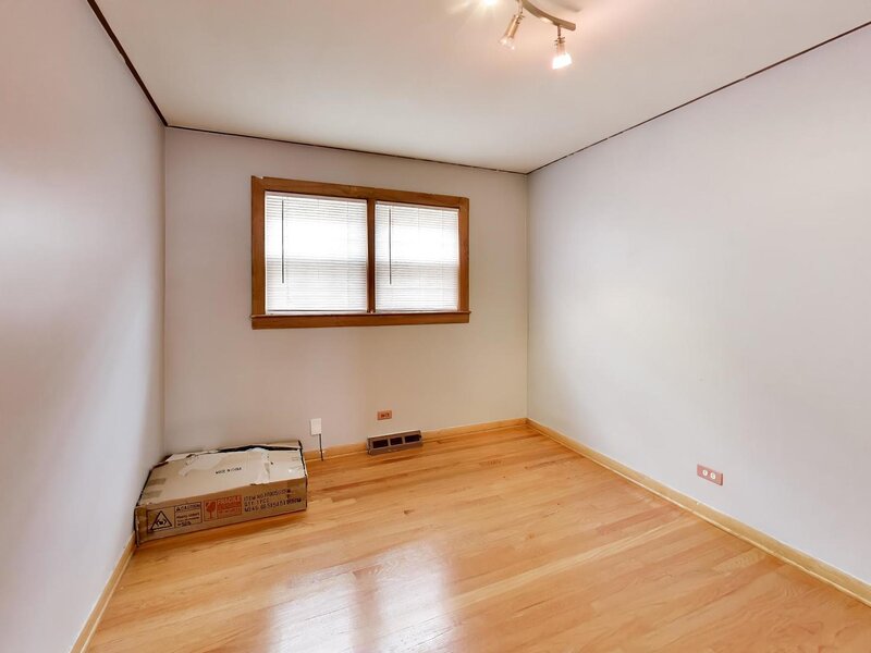 5652 S Parkside Avenue Chicago IL 60638