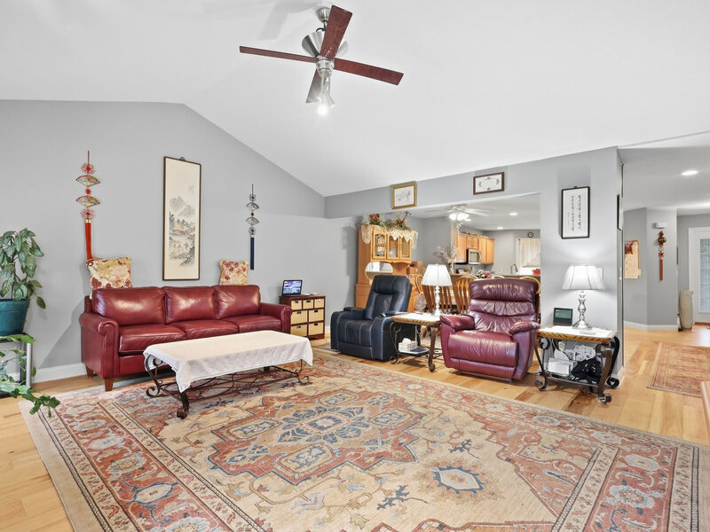4 Hidden Valley Circle Davenport IA 52804