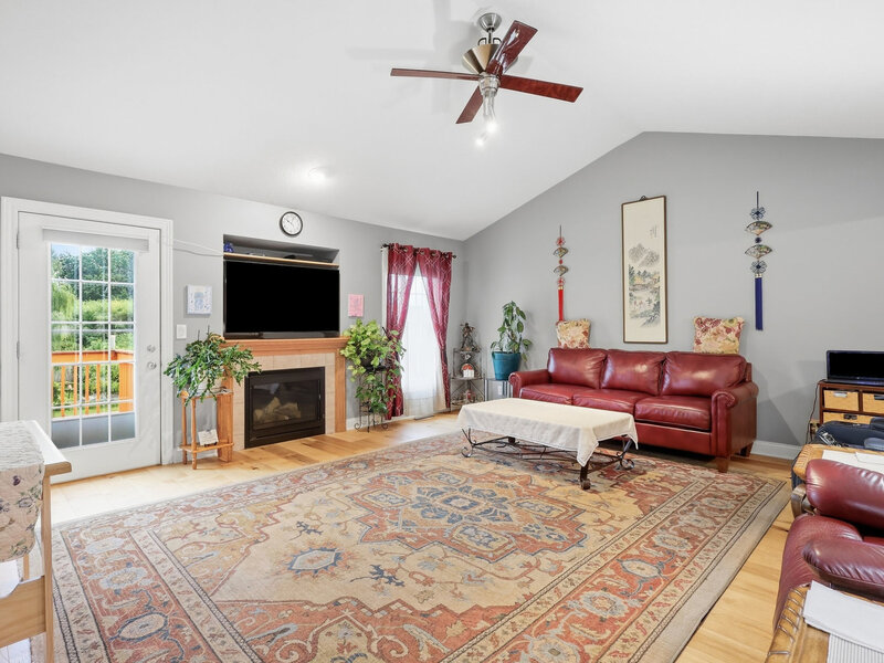 4 Hidden Valley Circle Davenport IA 52804