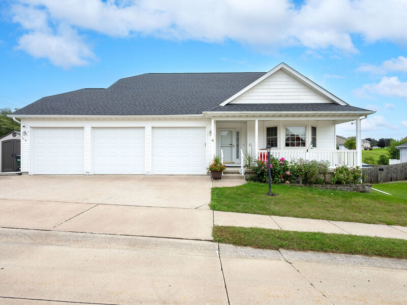 4 Hidden Valley Circle Davenport IA 52804