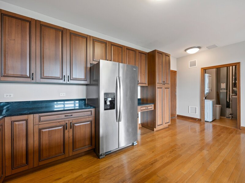 160 S River Street Aurora IL 60506