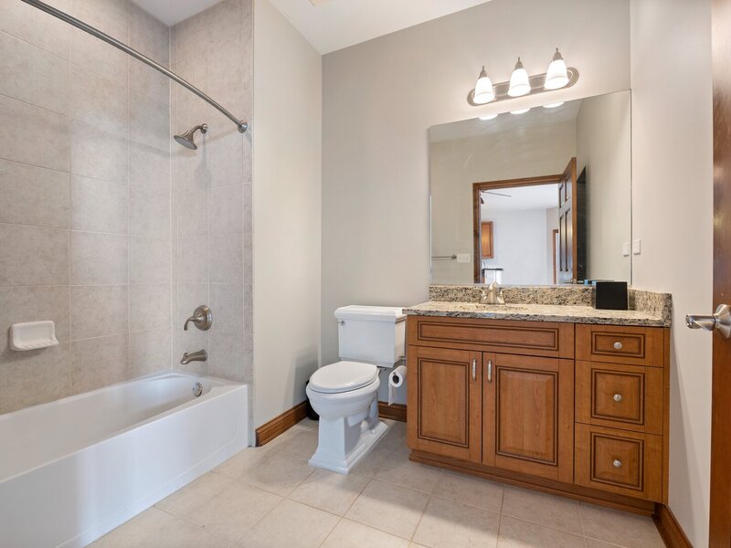 160 S River Street Aurora IL 60506
