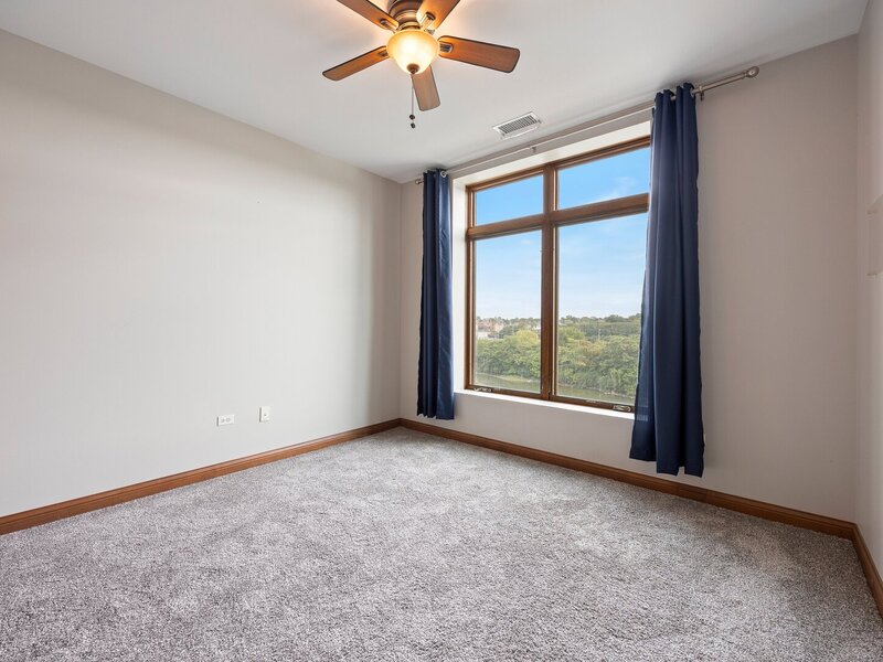 160 S River Street Aurora IL 60506