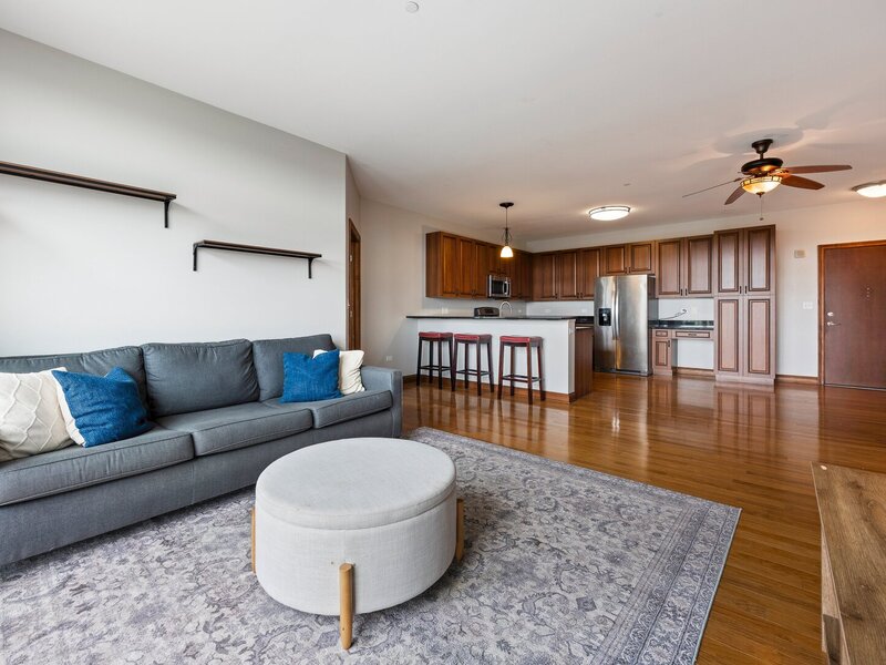160 S River Street Aurora IL 60506