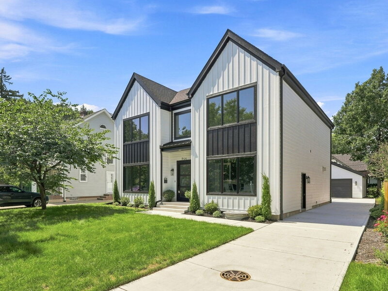944 Rosemary Terrace Deerfield IL 60015