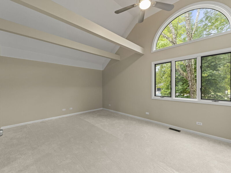 40 Bridle Creek Drive St. Charles IL 60175