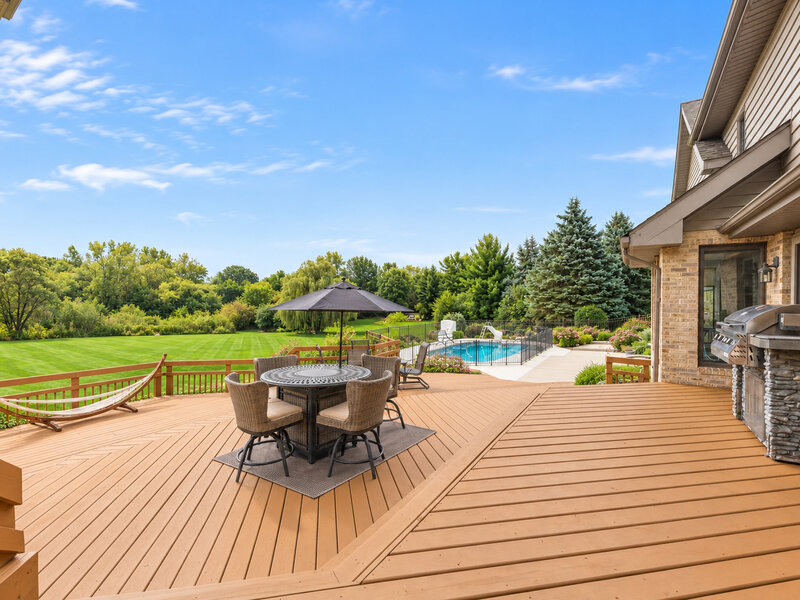 40 Bridle Creek Drive St. Charles IL 60175