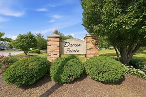 Photo of 8321 Highpoint Circle Darien IL 60561
