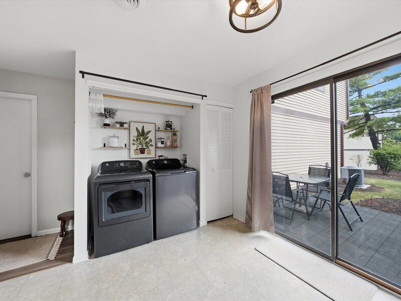 8321 Highpoint Circle Darien IL 60561