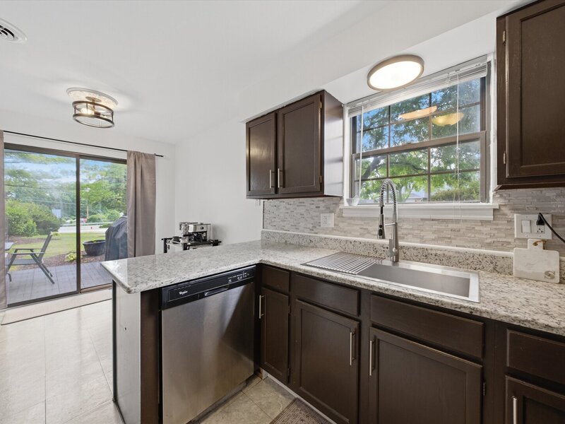 8321 Highpoint Circle Darien IL 60561