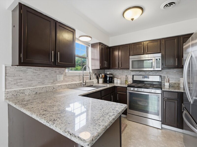 8321 Highpoint Circle Darien IL 60561