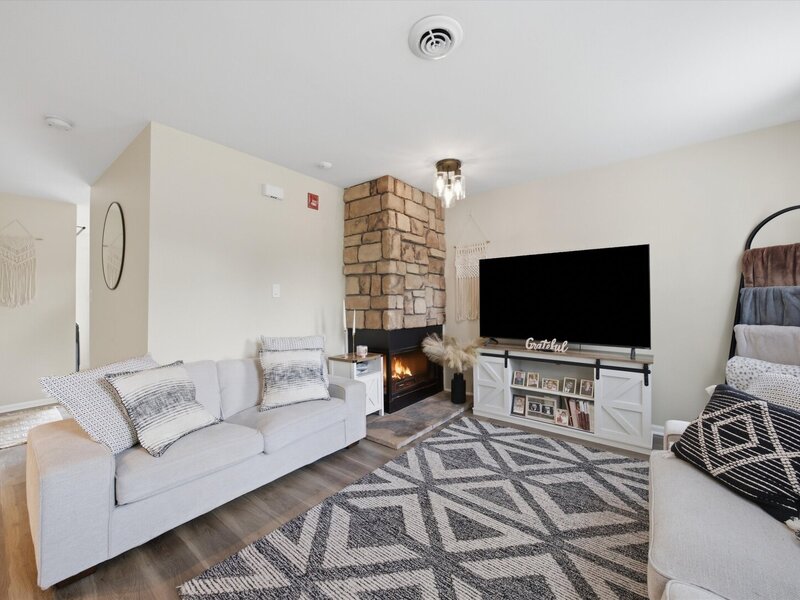 8321 Highpoint Circle Darien IL 60561