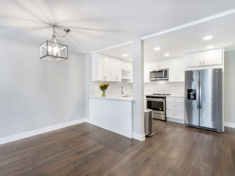 6007 N Sheridan Road Chicago IL 60660