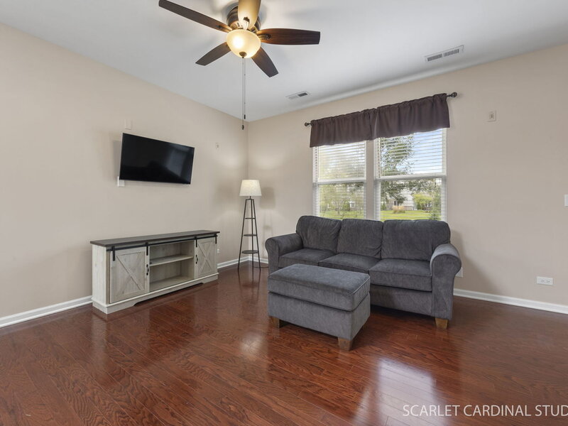 501 Valentine Way Oswego IL 60543
