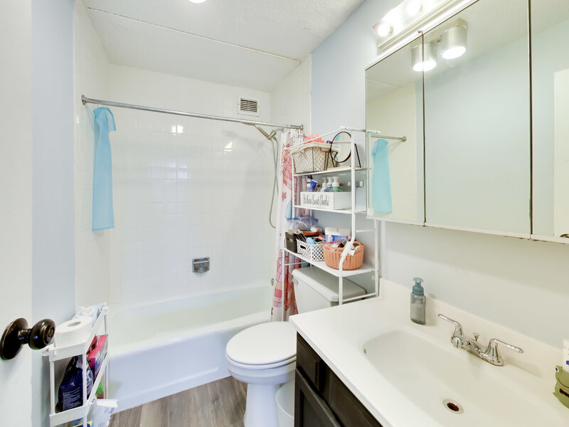 2015 S Finley Road Lombard IL 60148