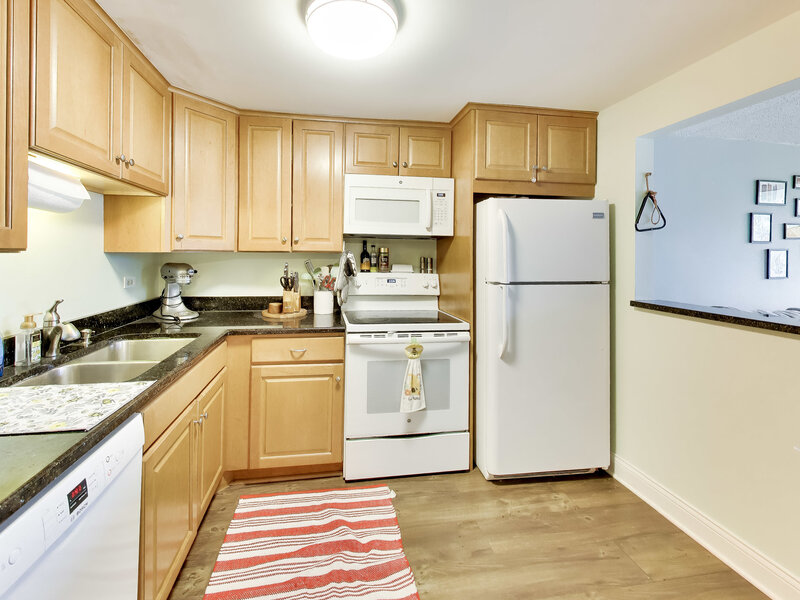 2015 S Finley Road Lombard IL 60148