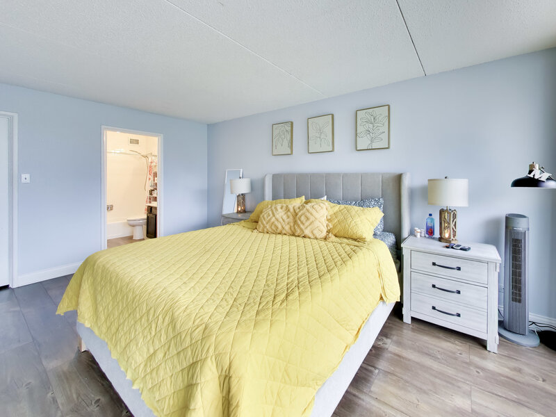 2015 S Finley Road Lombard IL 60148