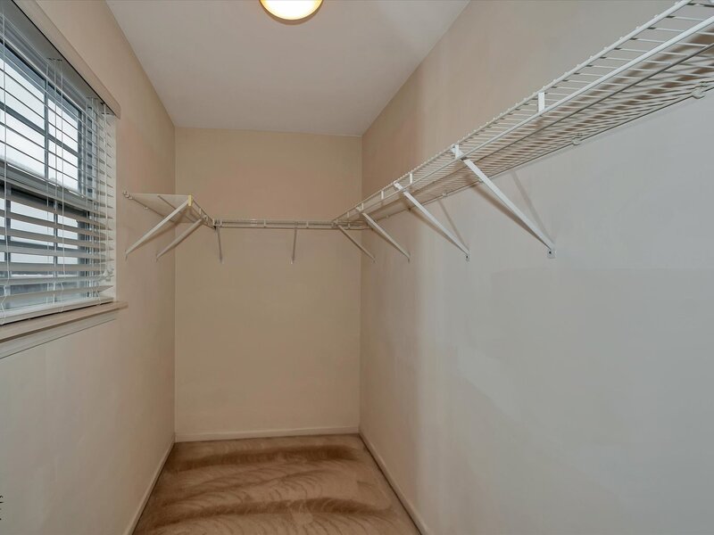 582 Declaration Lane Aurora IL 60502