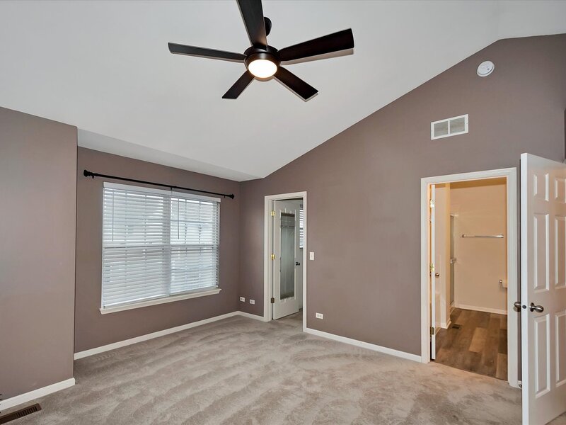 582 Declaration Lane Aurora IL 60502