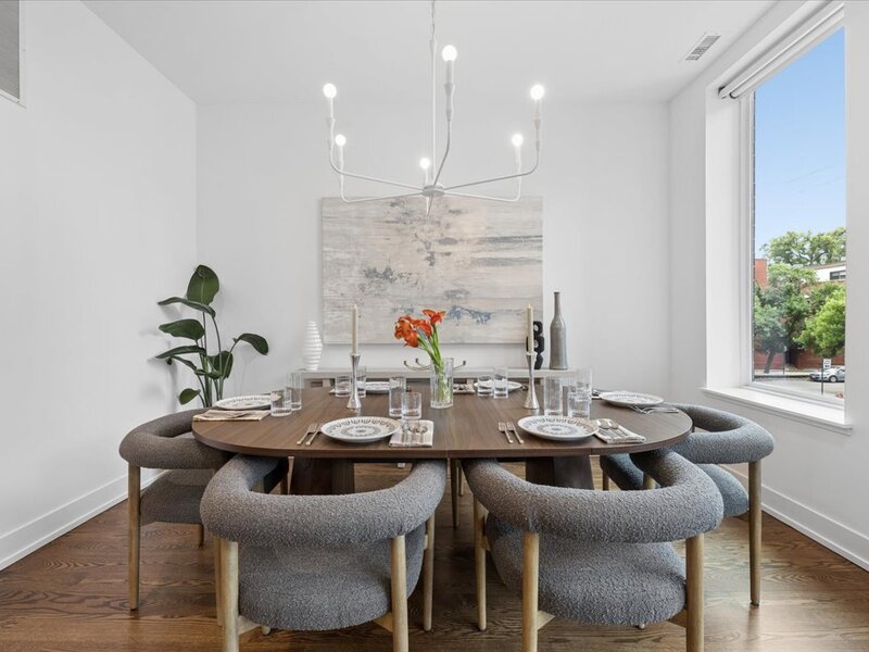2837 N Halsted Street Chicago IL 60657