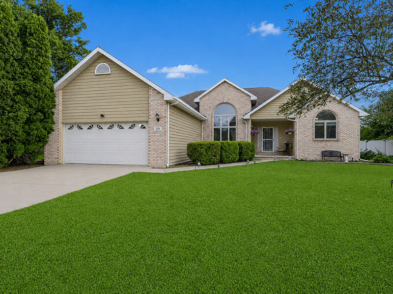 219 Greenbriar Lane Bourbonnais IL 60914