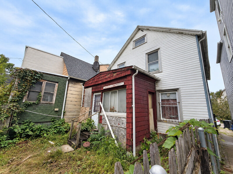 2817 E 76th Place Chicago IL 60649