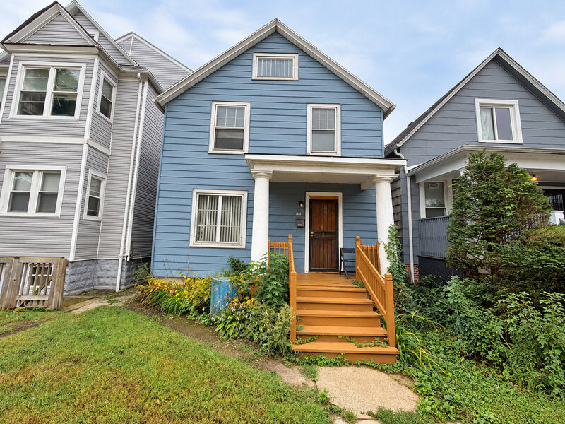 2817 E 76th Place Chicago IL 60649